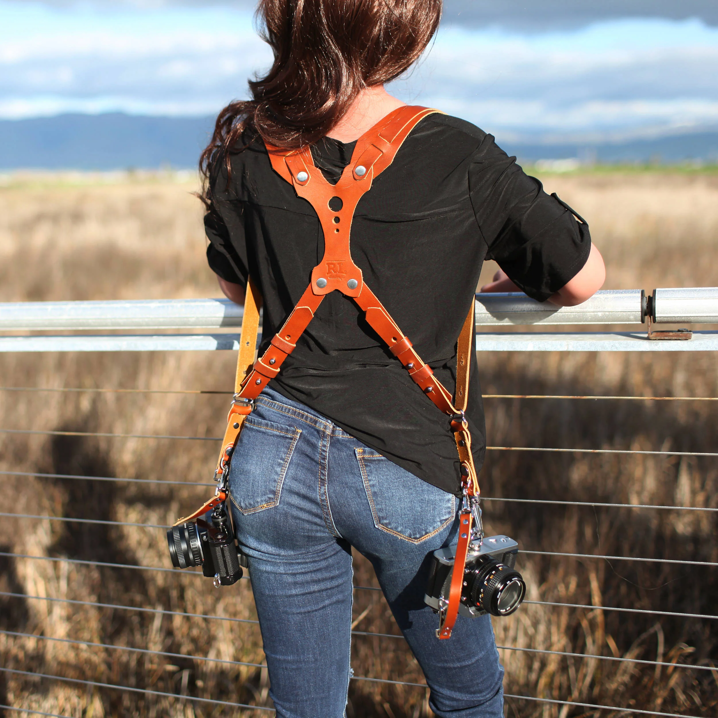 RL Handcrafts Clydesdale Lite Dual Leather Camera Harness (Large, Black) - Image 5